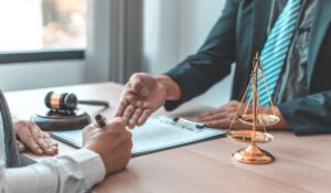 Leia mais sobre o artigo Você sabia que, em regra, o empresário precisa de autorização do cônjuge para ser fiador da empresa?